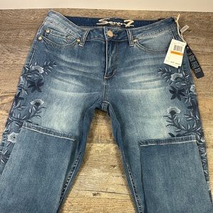 NEW Seven 7 Embroidered Skinny Jeans -Latimer Size 12